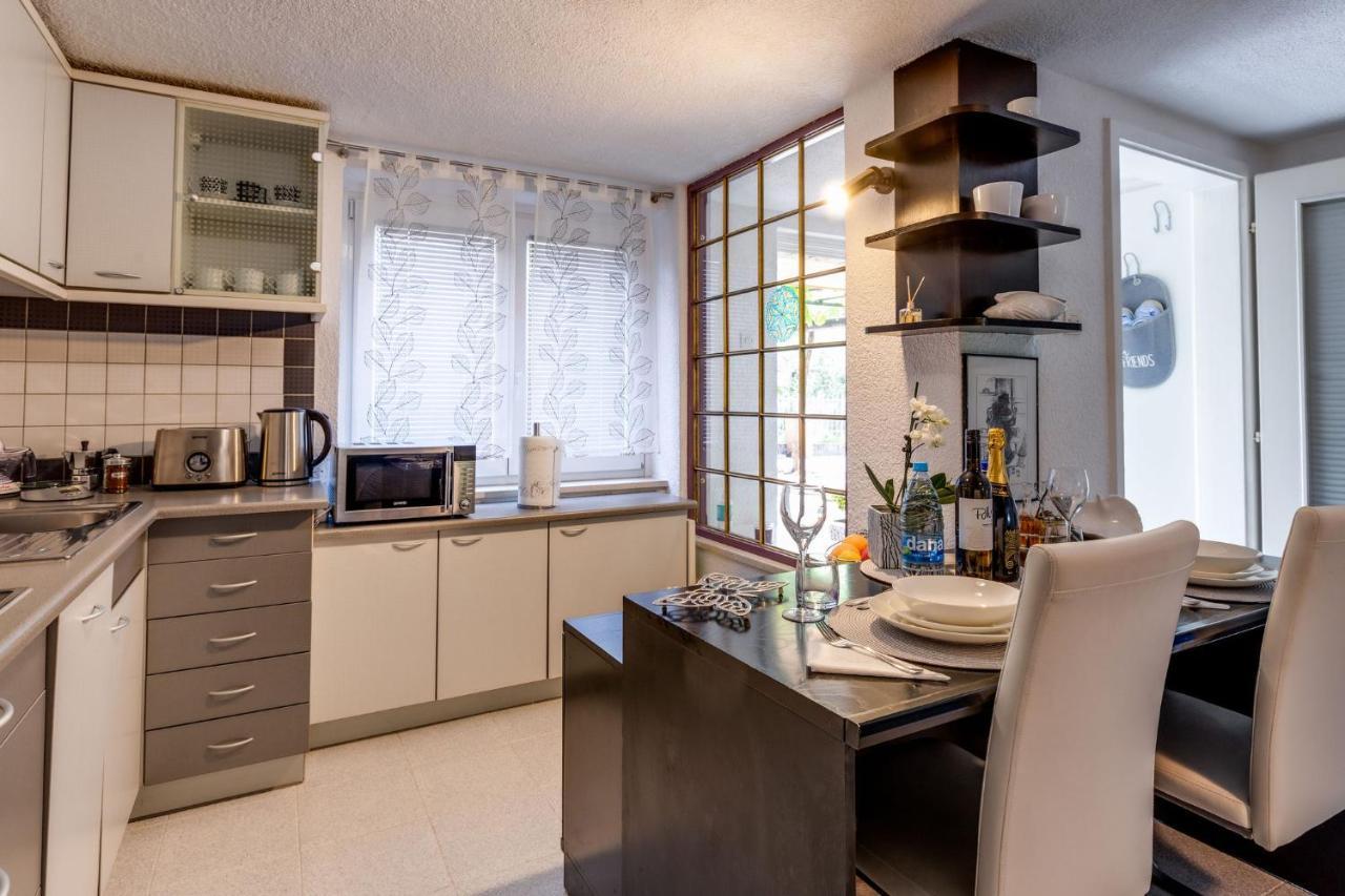 Apartma Valentina Apartment Pobegi ภายนอก รูปภาพ