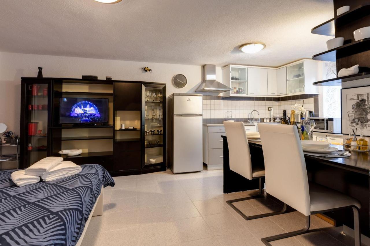 Apartma Valentina Apartment Pobegi ภายนอก รูปภาพ