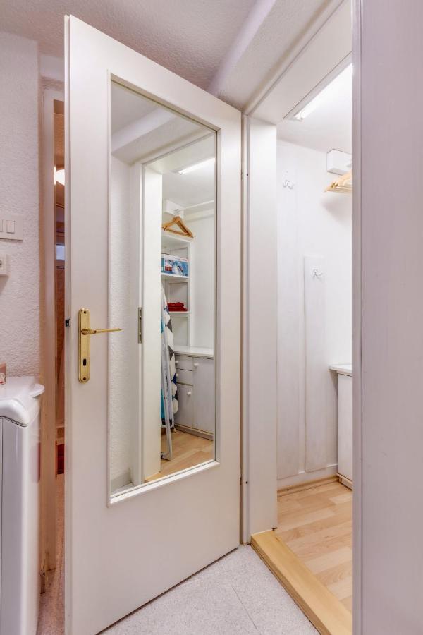 Apartma Valentina Apartment Pobegi ภายนอก รูปภาพ